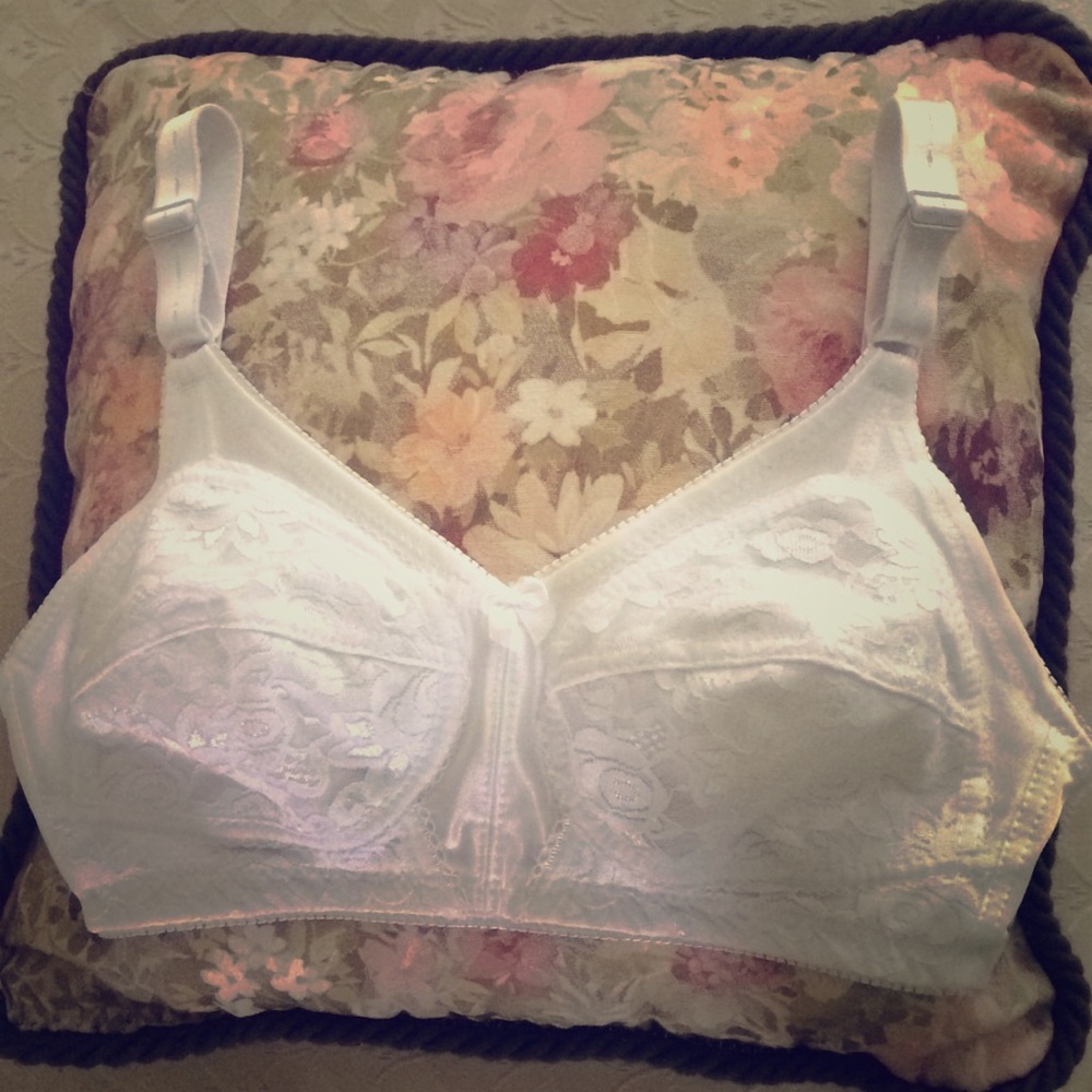 NWOT! Lace style bra